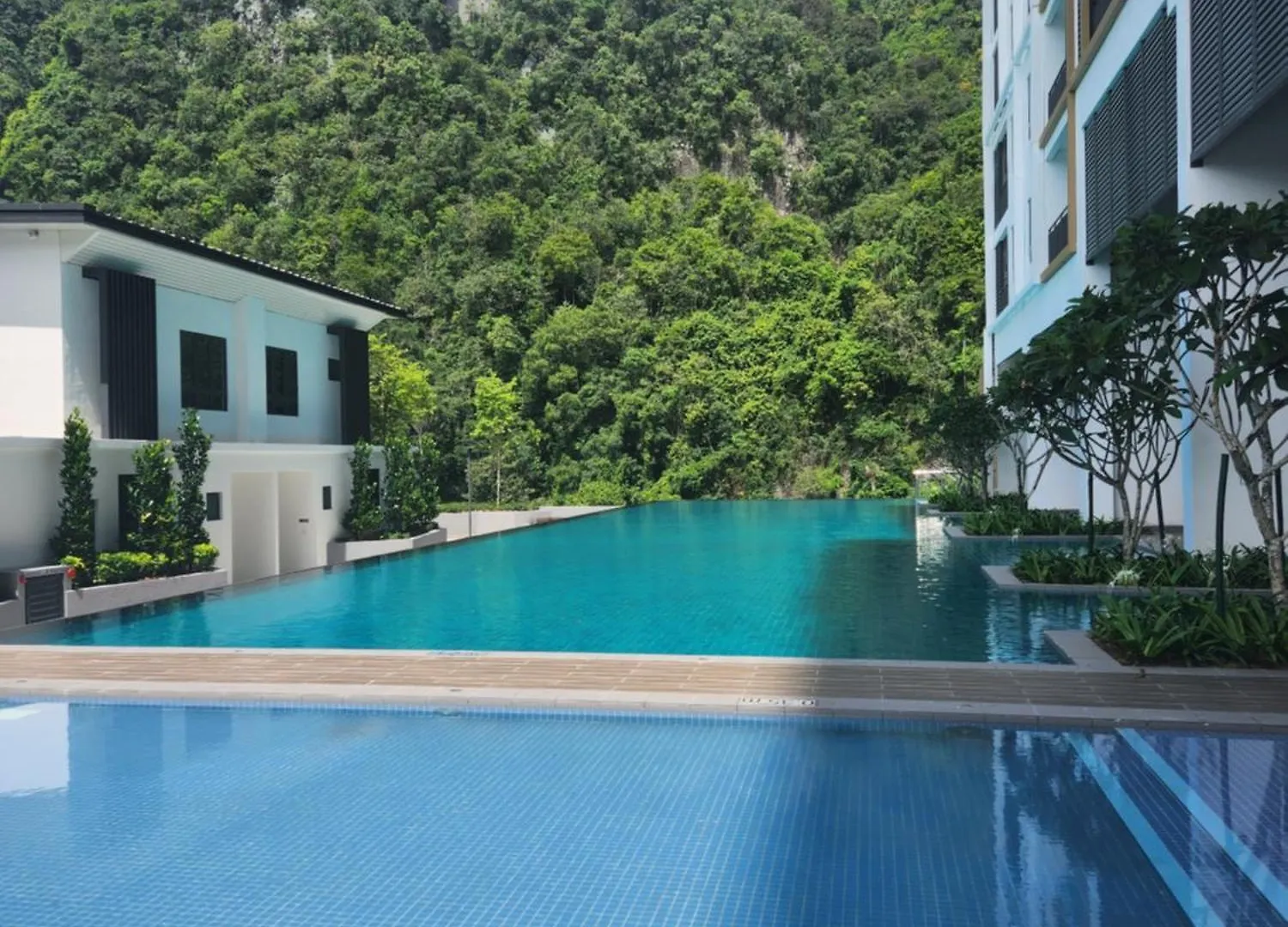 Appartement Unique Boho Style Condo With Netflix For Up To 5Pax - Enjoy Mountain View While Swimming At The Infinity Pool & Natural Hotspring Pool, 2Mins Walk To The Lost World Of Tambun, Water Themepark At Ipoh